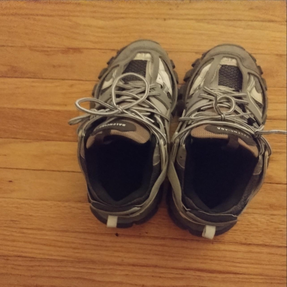 Gray Performance Sneakers with Supportive Design